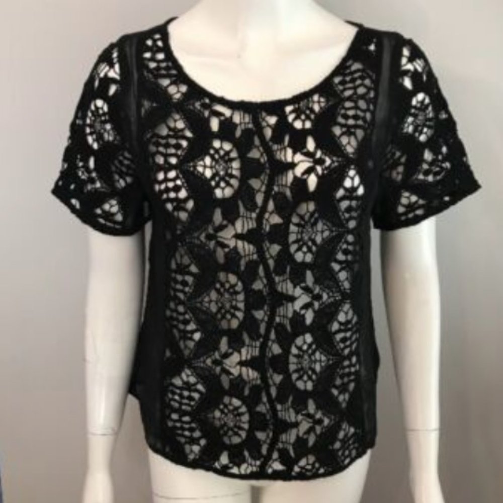 AMERICAN EAGLE OUTFITTERS BLACK LACE BLOUSE - L